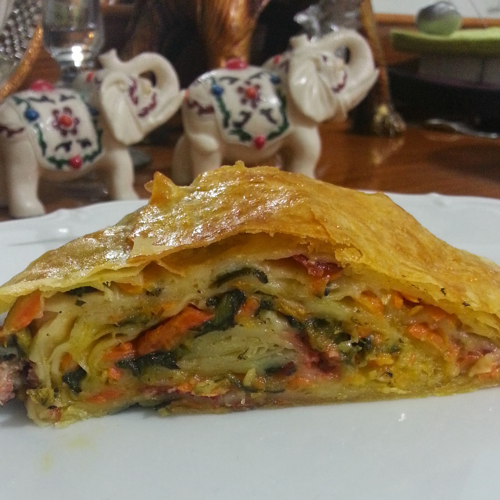PASTIRMALI ÜÇ RENK BÖREK Pastada Ferda